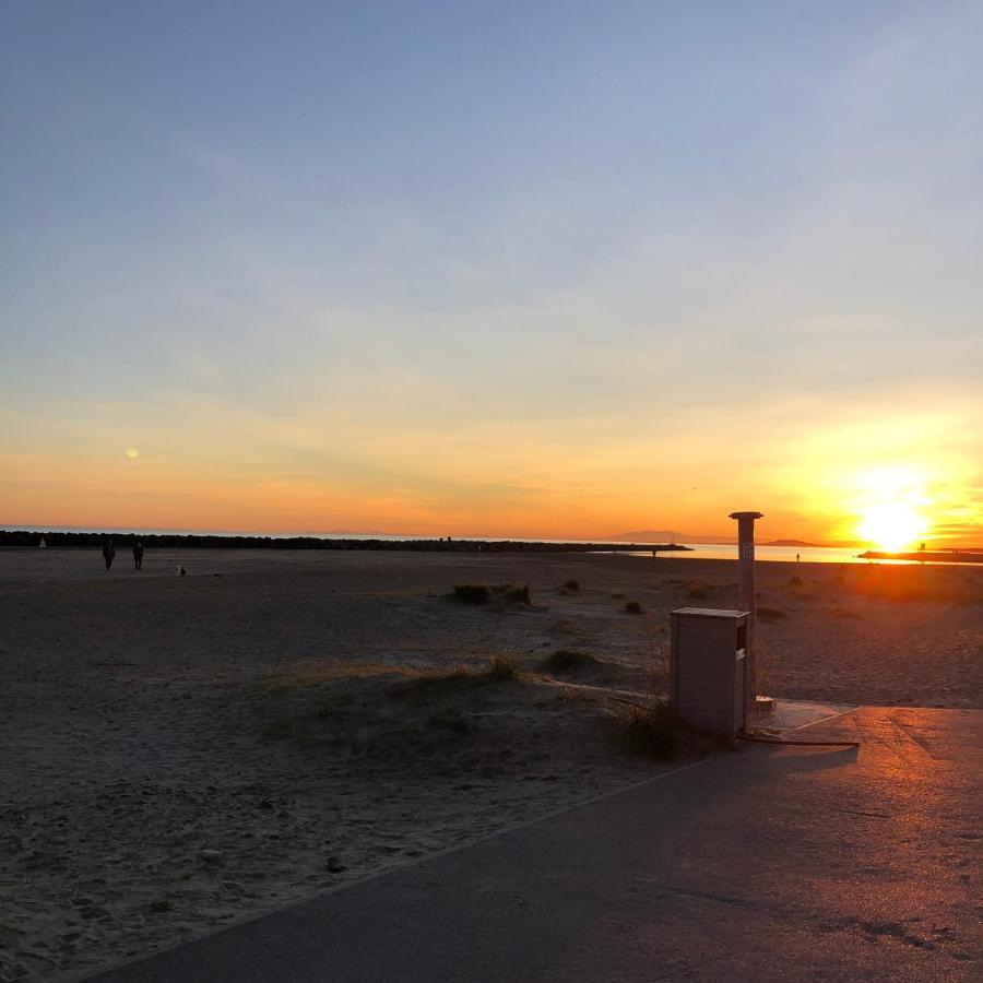 Studio Vue Mer Situe A Cote De La Plage Quartier Des Quilles Sète Extérieur photo