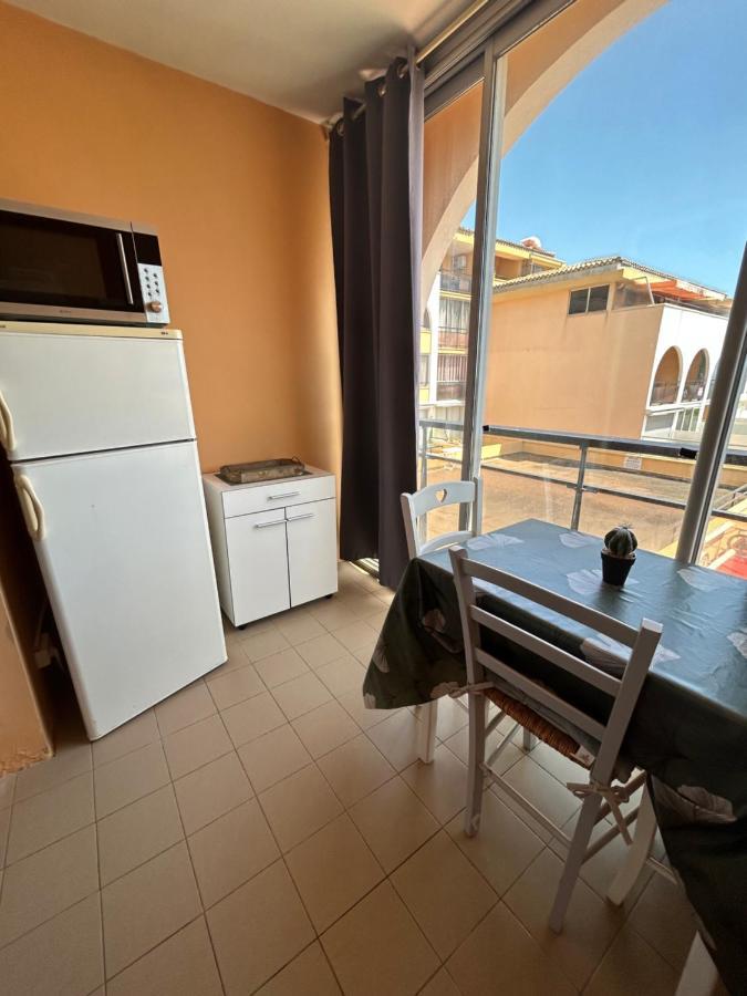 Studio Vue Mer Situe A Cote De La Plage Quartier Des Quilles Sète Extérieur photo