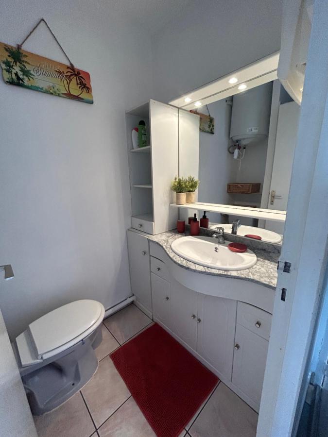 Studio Vue Mer Situe A Cote De La Plage Quartier Des Quilles Sète Extérieur photo